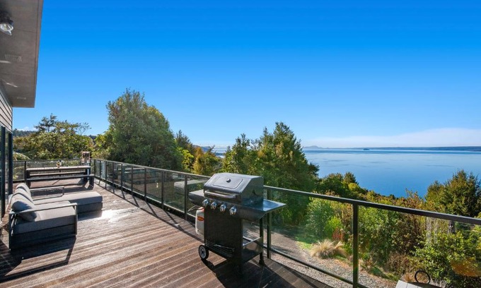 Pukawa House | Puratoke Rise and Shine - Pukawa Holiday Home