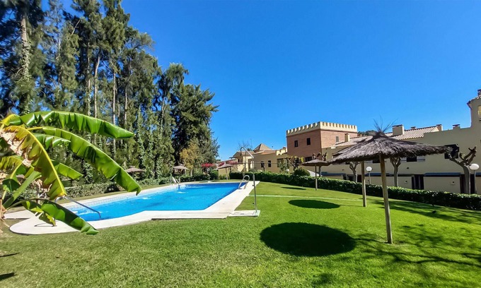 Islantilla House | Pure bathing fun in the huge pool!
