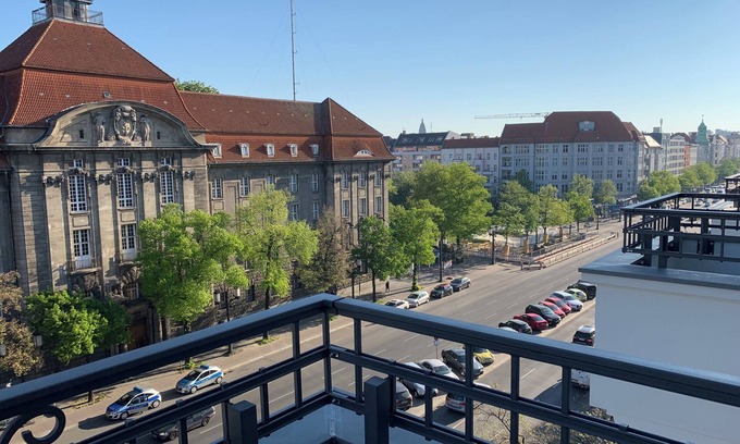Charlottenburg Condo | Pure luxury in Berlin - close to the sights
