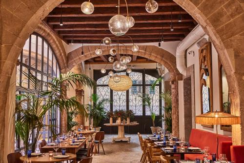La Llotja-Born Hotel | Puro Grand Hotel
