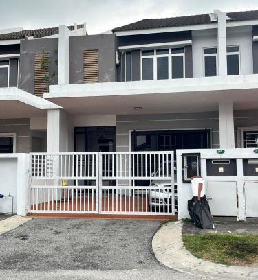Batu Arang House | Puteri Elaisha Homestay