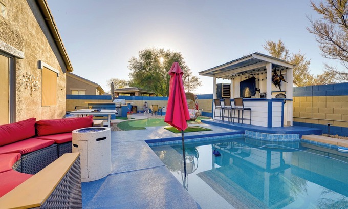 Canyon Trails House | Putting Green & Hot Tub: Goodyear Retreat!