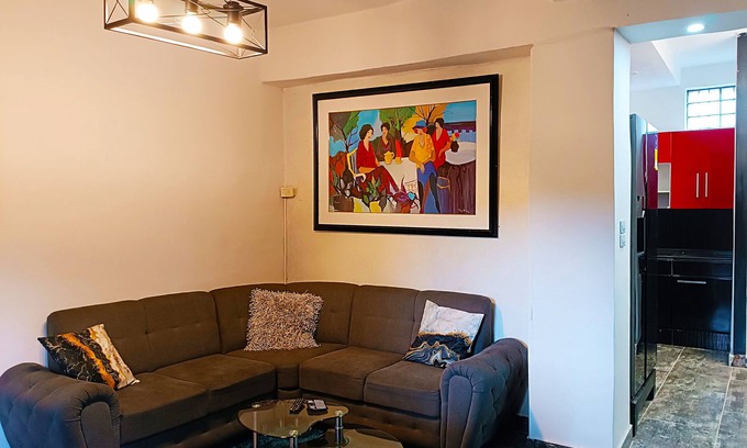 Medellin House | Pvt Room with Access to Rooftop and Jacuzzi