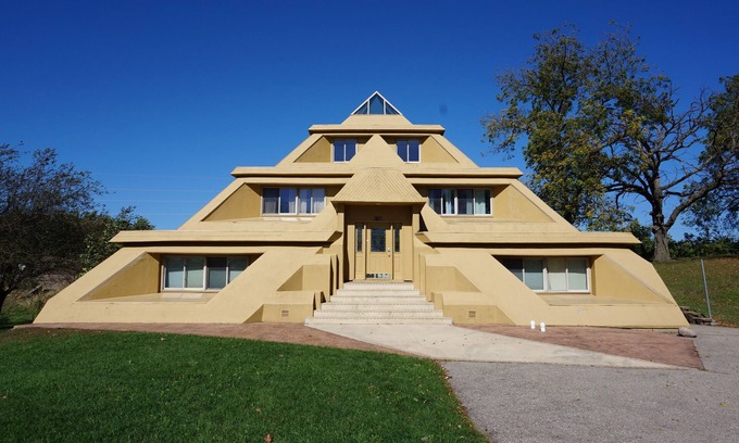 Clear Lake House | Pyramid House, This 2,000 Sq Ft, 2 BR Suite Option is a One of a Kind Rental