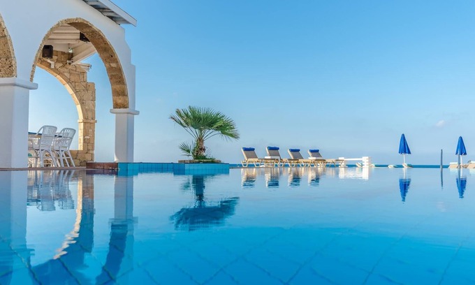 Malia Hotel | Pyrgos Blue