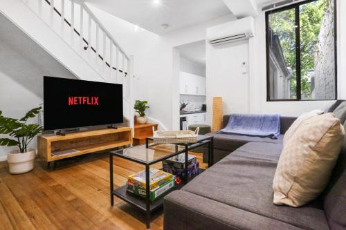 Pyrmont Apartment | Pyrmont NSW - 3 Bedroom Apartment- 8 Guests - NetFlix