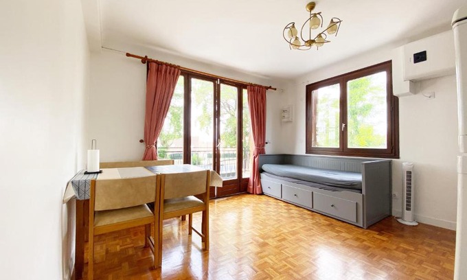 Les Stades Apartment | Qhome 2 - T2 Cosy entre Paris et Disney - Parking privé