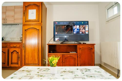 Les Stades Apartment | Qhome 5 - F3 confortable entre Paris et Disney - Parking privé