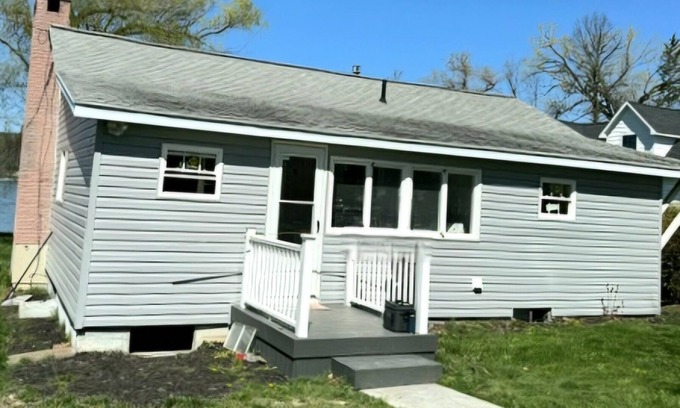 Valois House | QKA Lakeside Bungalows