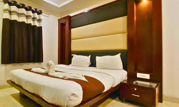 Prashant Vihar Hotel | Qotel Hotel Pitampura