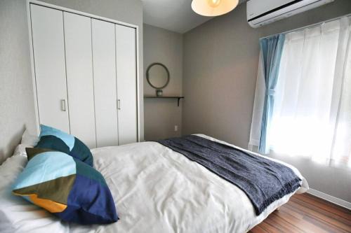 Kitakoiwa Apartment | QU102 Edogawa Japanese Style Apartment 102 has direct access to Akihabara and Shinjuku, with convenient transportation and free WiFi