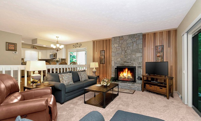 Blowing Rock Condo | Quail 1 | Fireplace, Restaurant, Pool, Spa