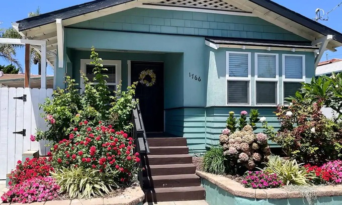 Ocean Beach House | Quaint 1914 Beach Cottage