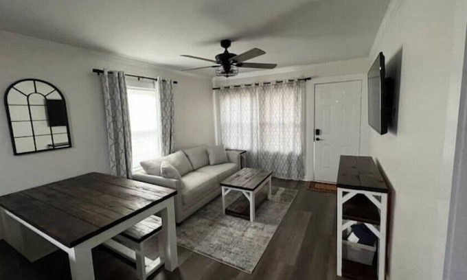 Kannapolis House | Quaint 2-bedroom perfect for a family or friends.