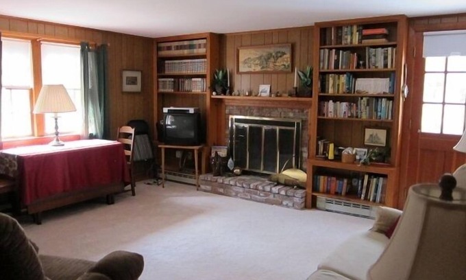 Wellfleet Cottage | Quaint 2BR Cottage in Wellfleet (1724)