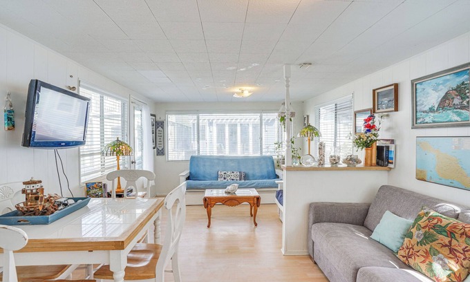Avalon Cottage | Quaint Avalon Cottage < Half-Mi to Beaches!