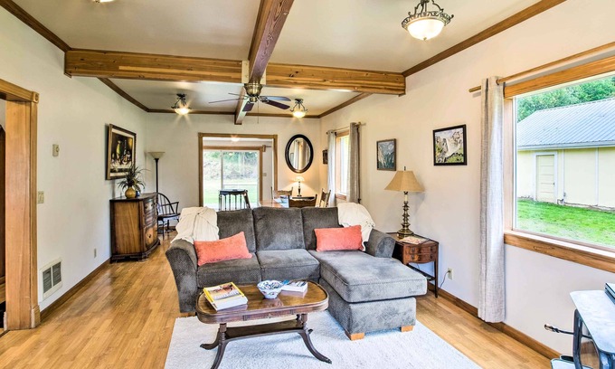 Coquille House | Quaint Coquille Getaway Near Beaches + Parks!