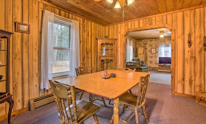 Kingsley House | Quaint Farmhouse - Hunt, Fish, & Snowmobile!