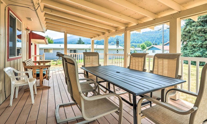 Kellogg House | Quaint Kellogg Home w/ Deck & Mountain Views!