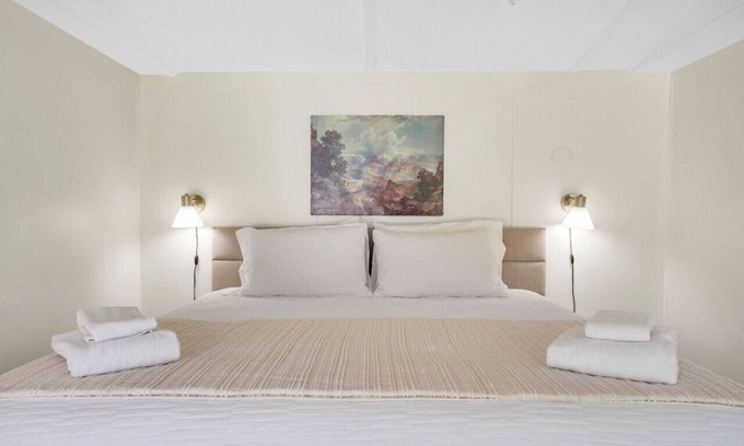 Travelers Rest House | Quaint & Quiet w/King Bed