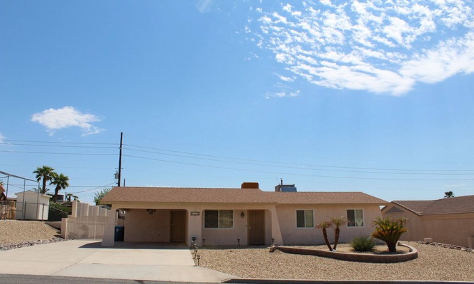 Lake Havasu City House | Quaint, relaxing home stocked with the basic essentials for a comfortable stay.