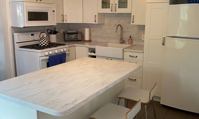 Cape May House | Quaint, renovated victorian twin, 3 blocks from beach and close to everything!