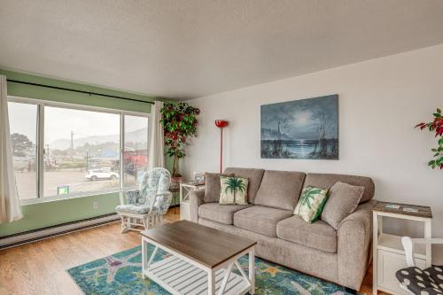 Rockaway Beach Apartment | Quaint Rockaway Beach Gem Walk to Shore!