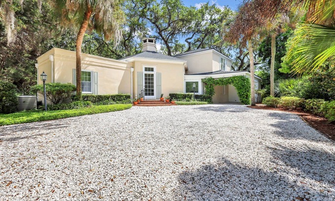 Sea Island House | Quaint Sea Island Cottage, w/Pool, 4 Bedroom, Recently Renovated + Decorated