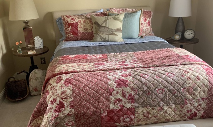 Redding Bed & Breakfast | Quaintly Queen Hideaway Close to Bethel & Mercy Hospital Private Room in House