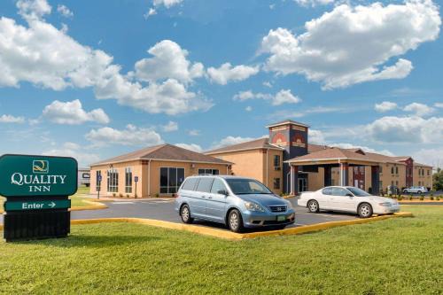 Cadiz Hotel | Quality Inn Cadiz