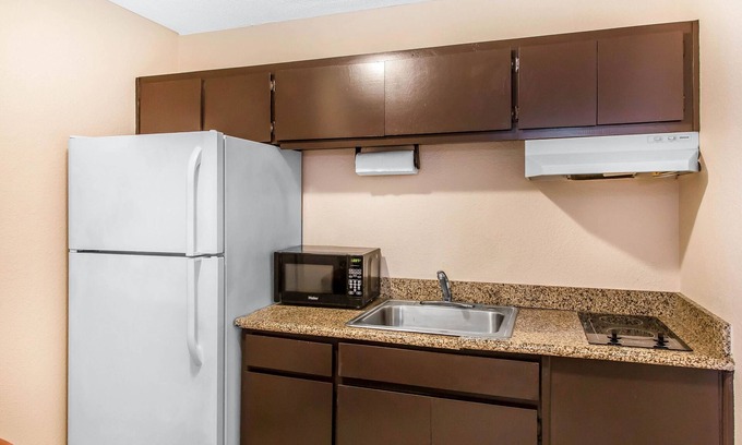 Flemington Hotel | Quality Inn Hinesville - Fort Stewart Area