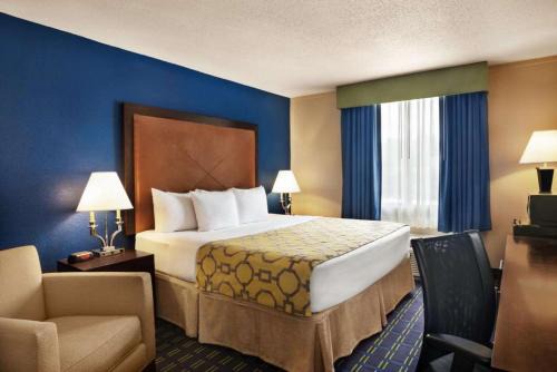 Little Rock Hotel | Quality Inn Little Rock on I-30 Near Littlerock airport