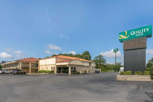 Manchester Hotel | Quality Inn Manchester near Arnold AFB