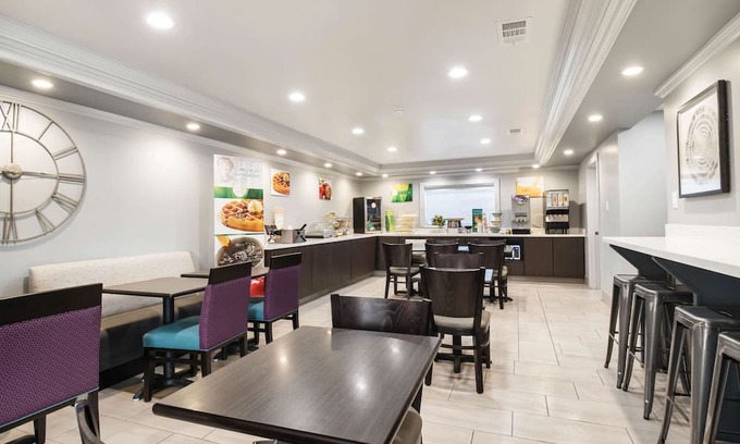 Marble Falls Hotel | Quality Inn Near Lake Marble Falls