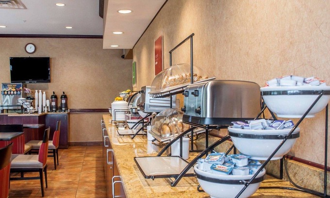 Cheektowaga Hotel | Quality Inn Near Walden Galleria Mall