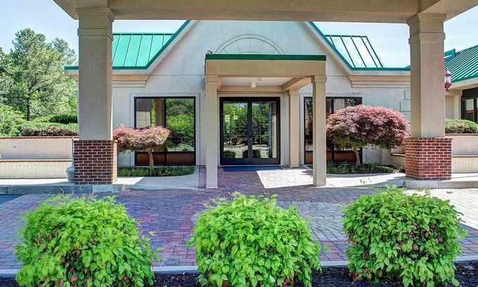 Mosby Hotel | Quality Inn North