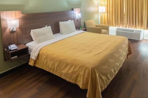 Richmond Hill Hotel | Quality Inn Richmond Hill - Savannah I-95