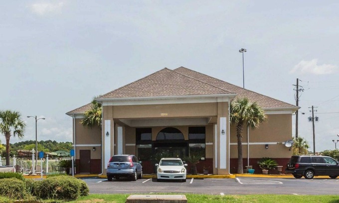 Gunter Afs Hotel | Quality Inn & Suites North Montgomery