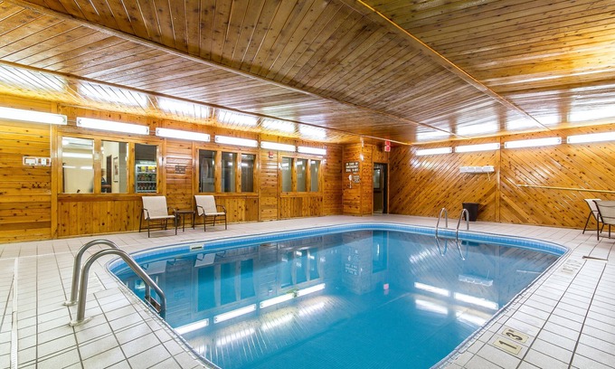 Eau Claire Hotel | Quality Inn & Suites