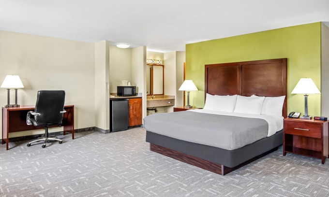 Eagle Hotel | Quality Inn & Suites Vail Valley