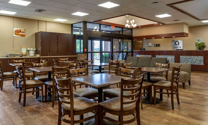 Zanesville Hotel | Quality Inn & Suites Zanesville City Center