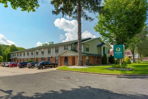 Lee Hotel | Quality Inn