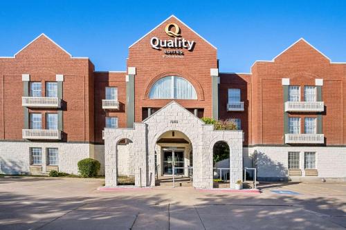 Las Colinas Hotel | Quality Suites Irving-Las Colinas