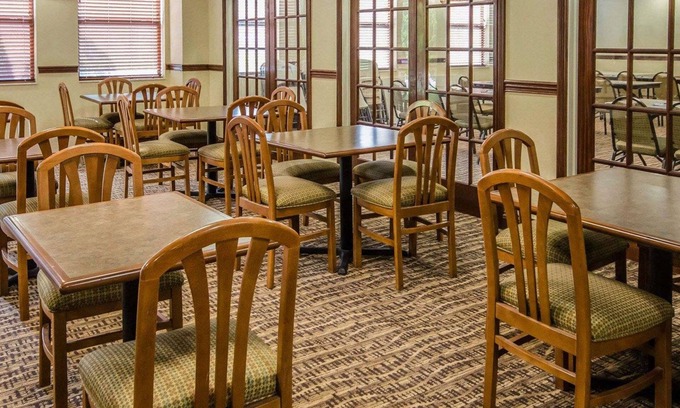 Jeffersonville - Clarksville Hotel | Quality Suites Jeffersonville - Louisville North