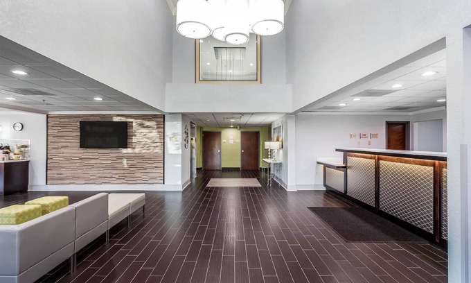 Pineville Hotel | Quality Suites Pineville - Charlotte