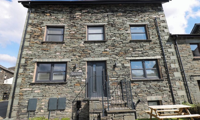 Ambleside House | QUARTERS, pet friendly, country holiday cottage in Ambleside