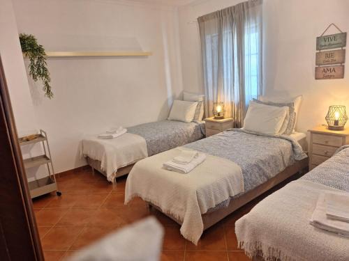 Almograve House | Quarto Triplo com Terraço e Casa de Banho Partilhada - Nature House Almograve - Fishermen's Trail
