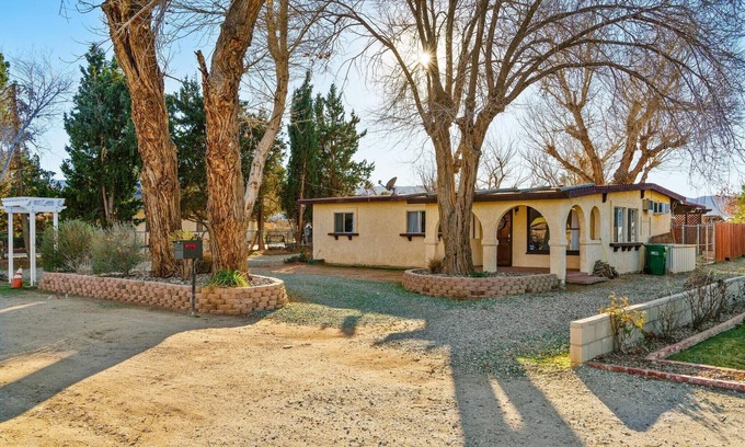 Quartz Hill House | Quartz Hill Lancaster Casita