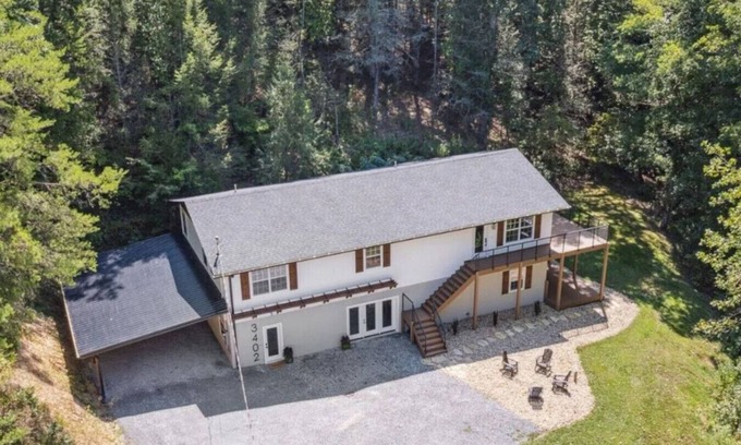 Caton House | Que Sera Luxury Retreat