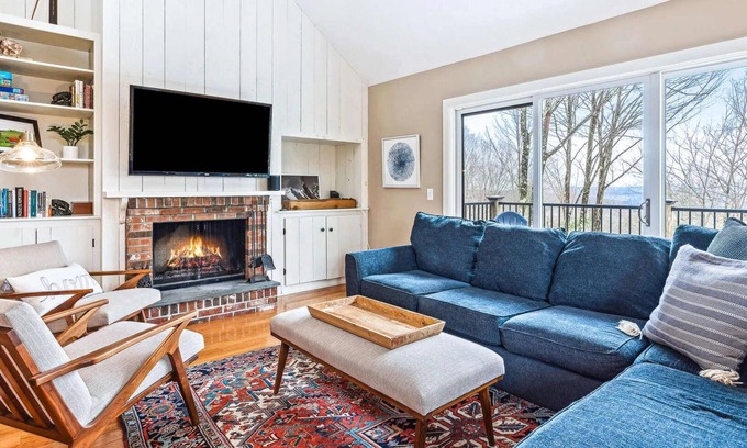 West Hartford Condo | Quechee Views and Ski | Kingswood 10B